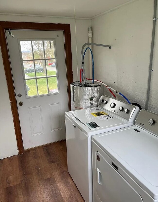 Building Photo - 1BR 1BA House Bristol VA 5 min from Casino