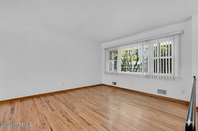 Building Photo - 1112 Wildwood Ave
