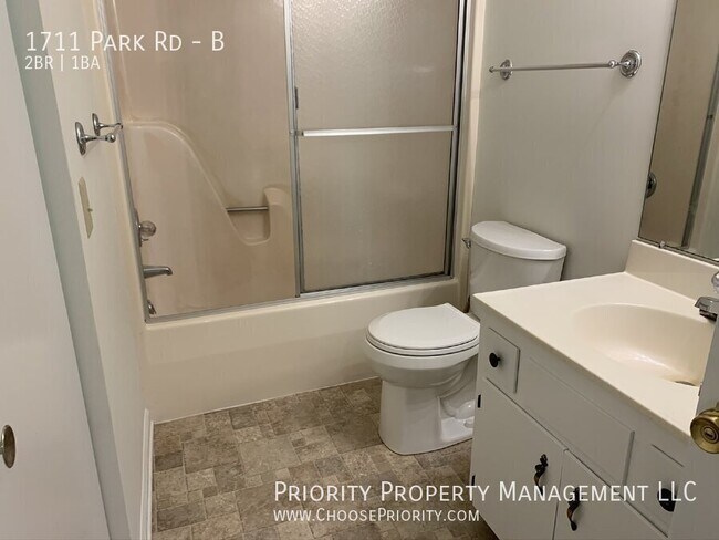 Building Photo - 1711 Park Rd