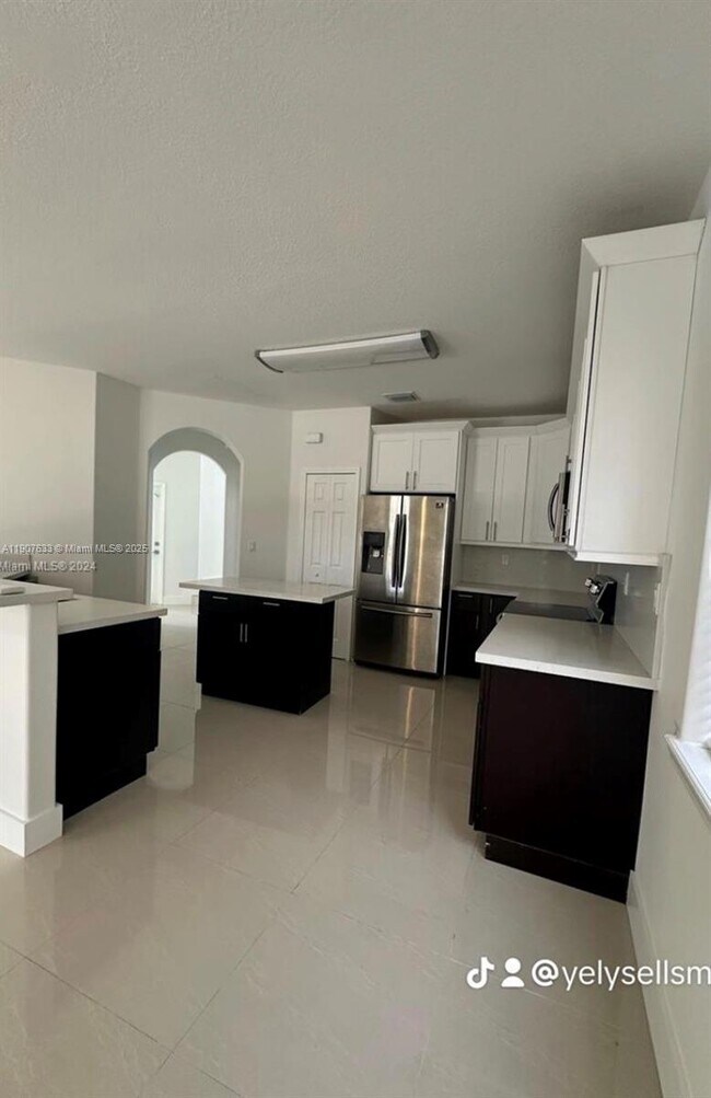 Building Photo - 16314 SW 61st Ln