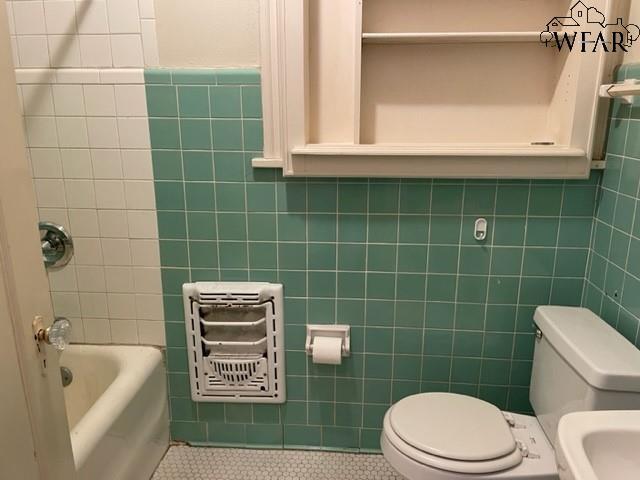 Building Photo - 2001 1/2 Arthur St