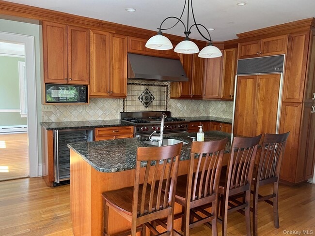 Building Photo - 246 Beechmont Dr