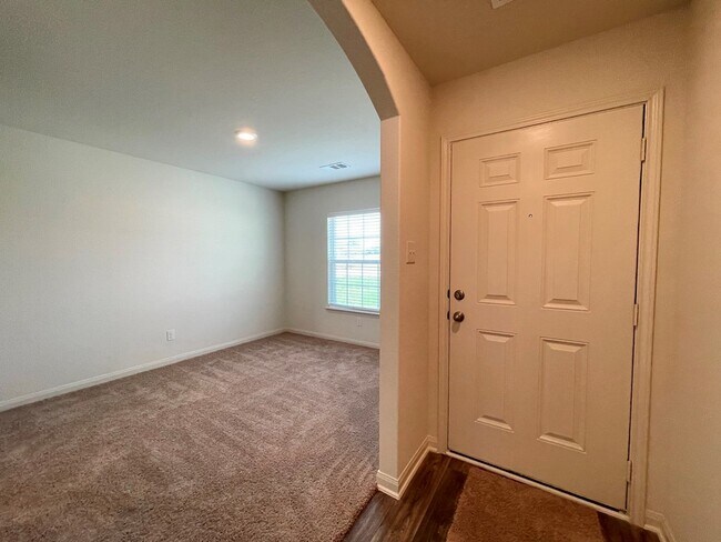 Building Photo - 313 Cres Park Dr