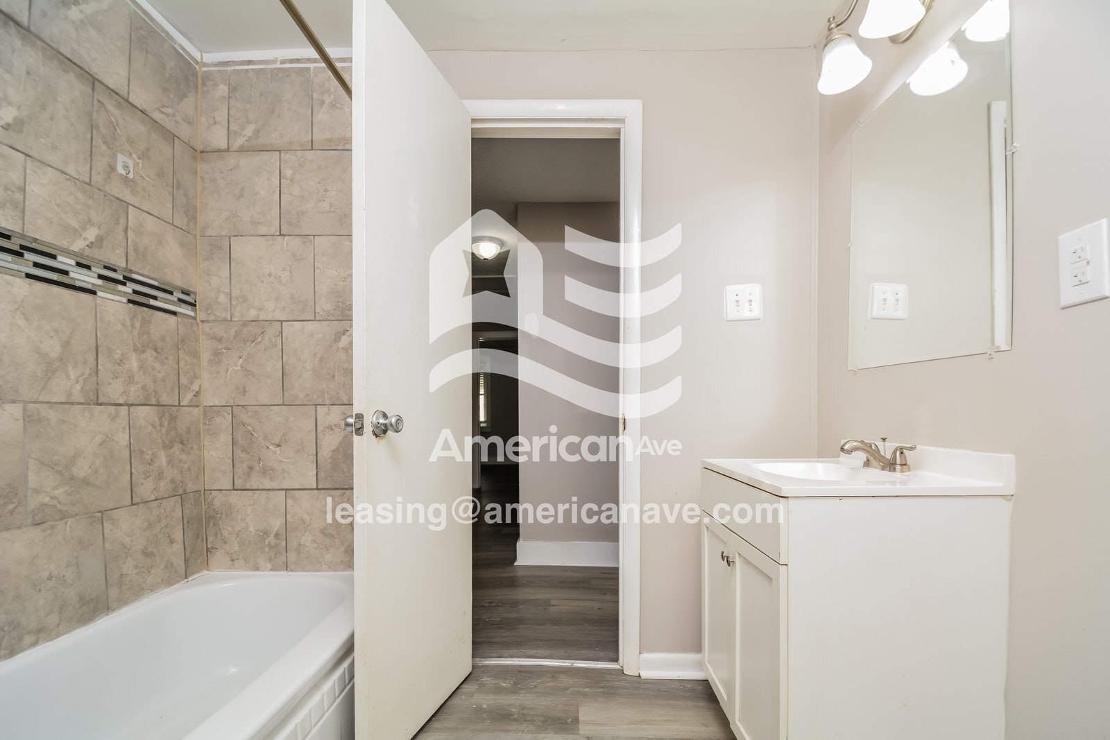 Building Photo - 1915 Armstrong St