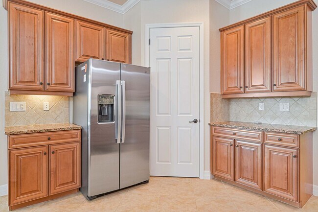 Building Photo - **Bella Terra Estate 5BED/3BATH - 3 Car ga...