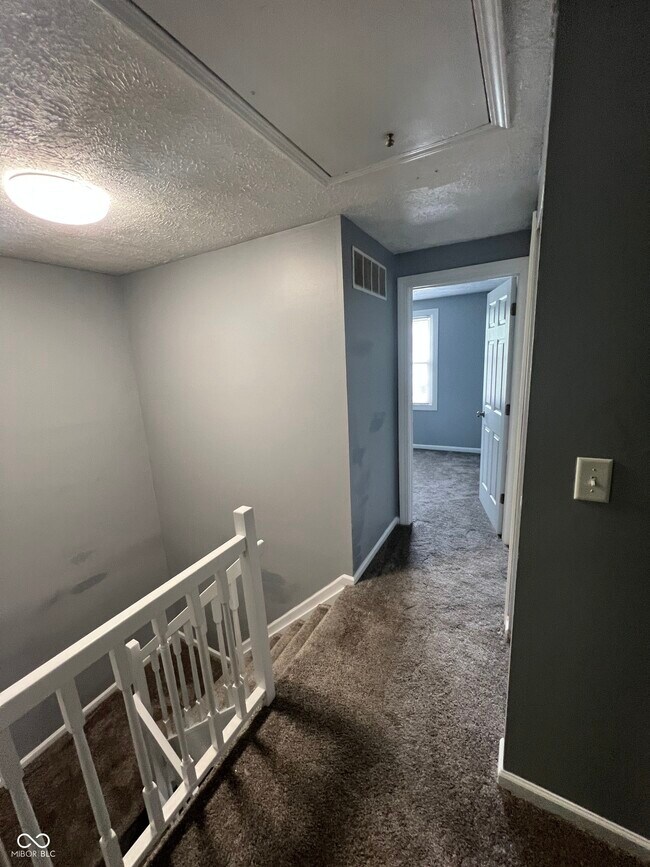 Building Photo - 9445 Timber View Dr