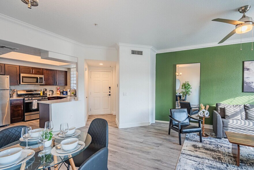 Building Photo - 2150 S 55th St