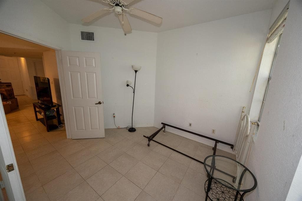 Building Photo - 781 SW 148th Ave