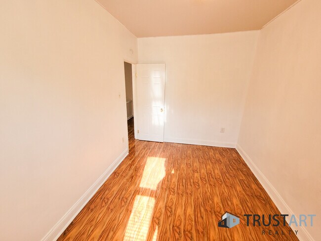 Building Photo - 3 Bedroom House in Belfield