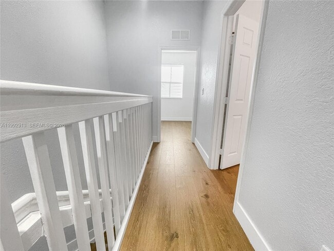 Building Photo - 4921 SW 140th Terrace