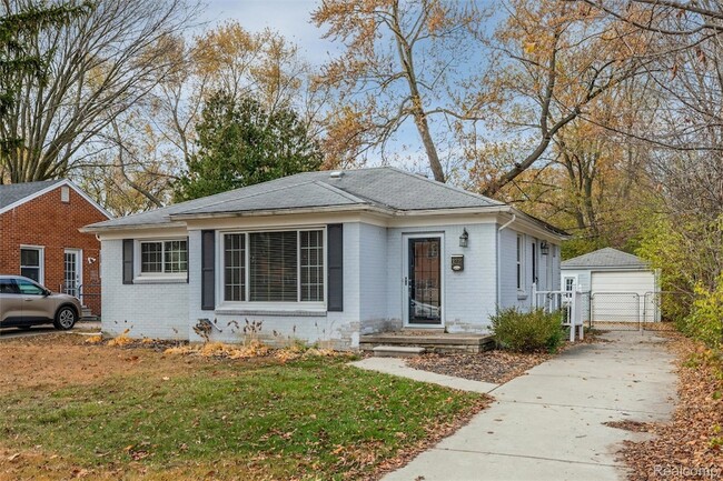 Building Photo - 3221 Shenandoah Dr