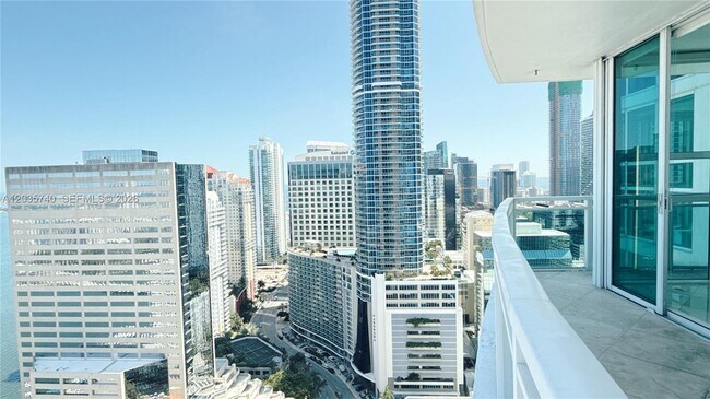 Building Photo - 950 Brickell Bay Dr