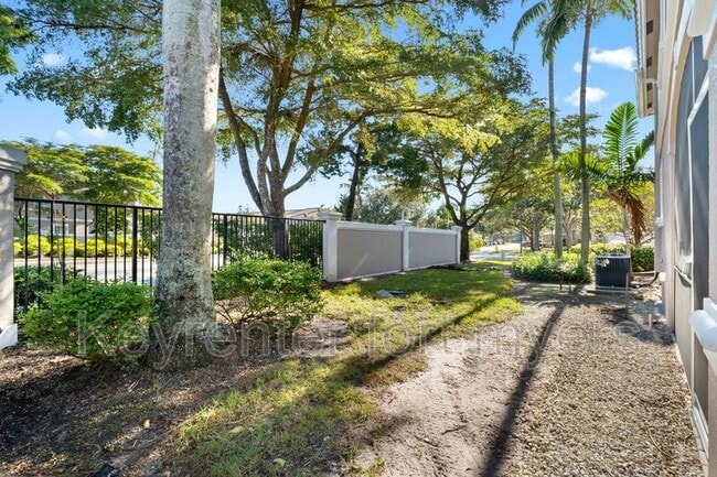 Building Photo - 3179 Antica St