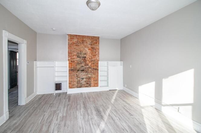 Building Photo - 723 Considine Ave