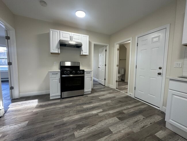 Building Photo - 85 Twiss St