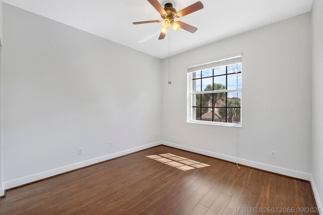 Building Photo - 3505 Lakeside Dr