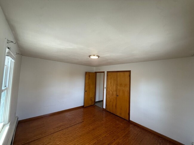 Building Photo - 520 Oak St