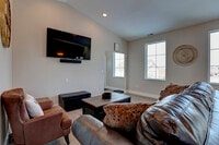Building Photo - 855 Lincoln Dr