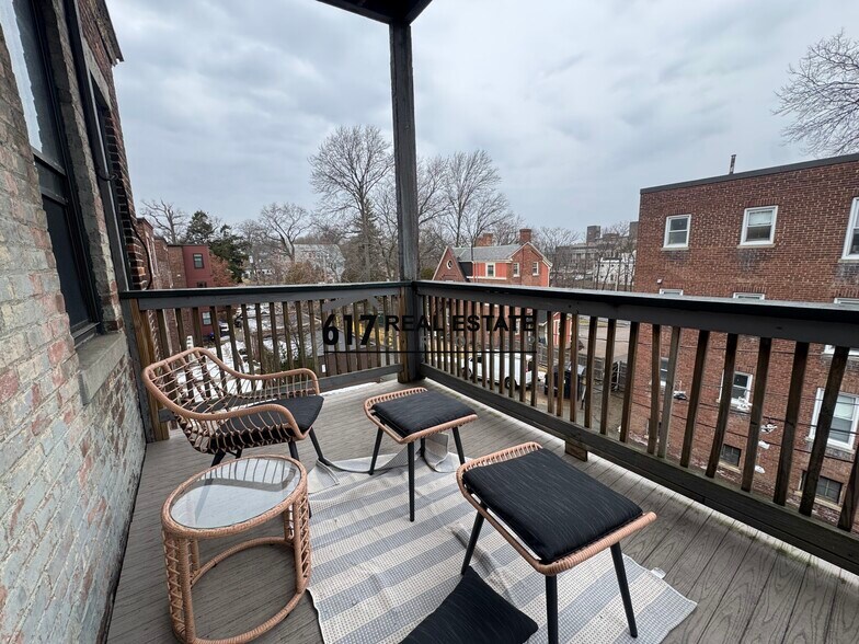 Building Photo - 11 Euston St