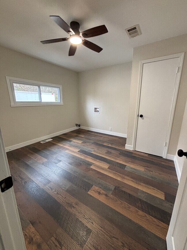 Building Photo - 1105 Reynolds Rd