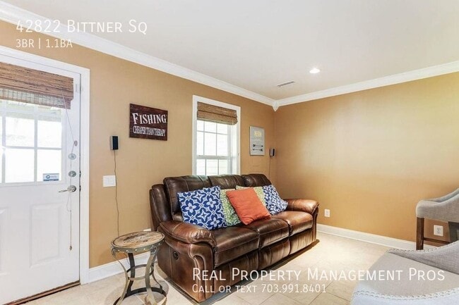 Building Photo - 42822 Bittner Square
