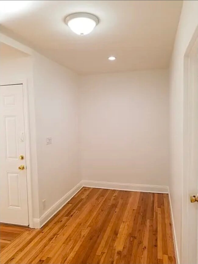 Building Photo - 23-39-39 93rd St