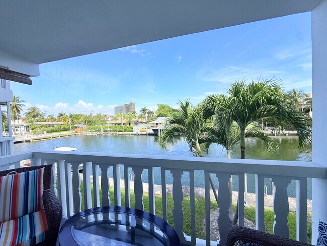 Building Photo - 470 Paradise Isle Blvd