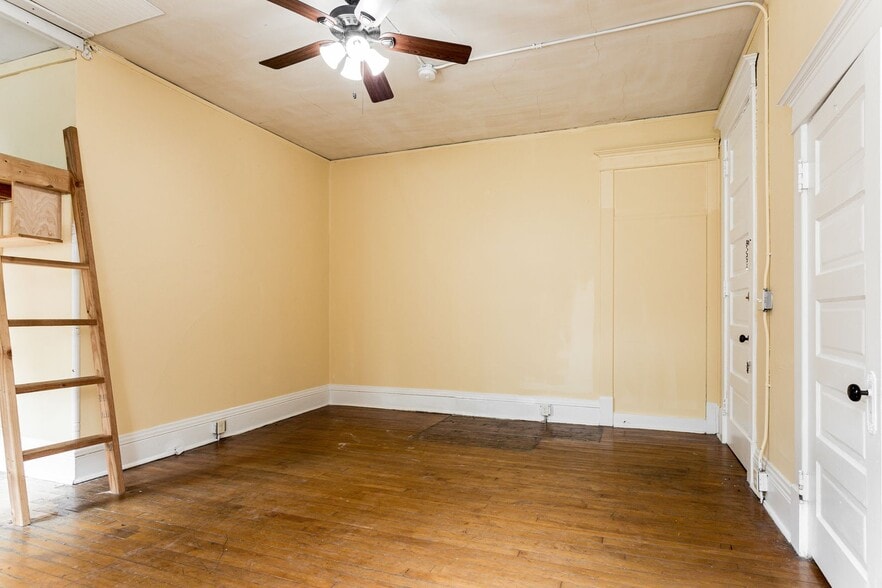 Building Photo - 938 Fortwood St