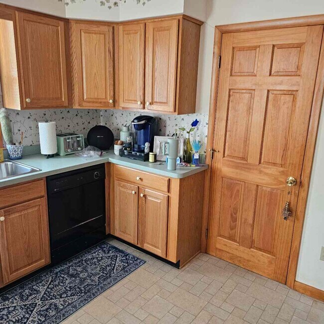 Building Photo - 139 N Seton Ave