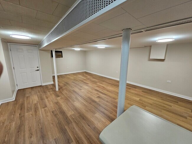 Building Photo - 8212 W Walsh Ln