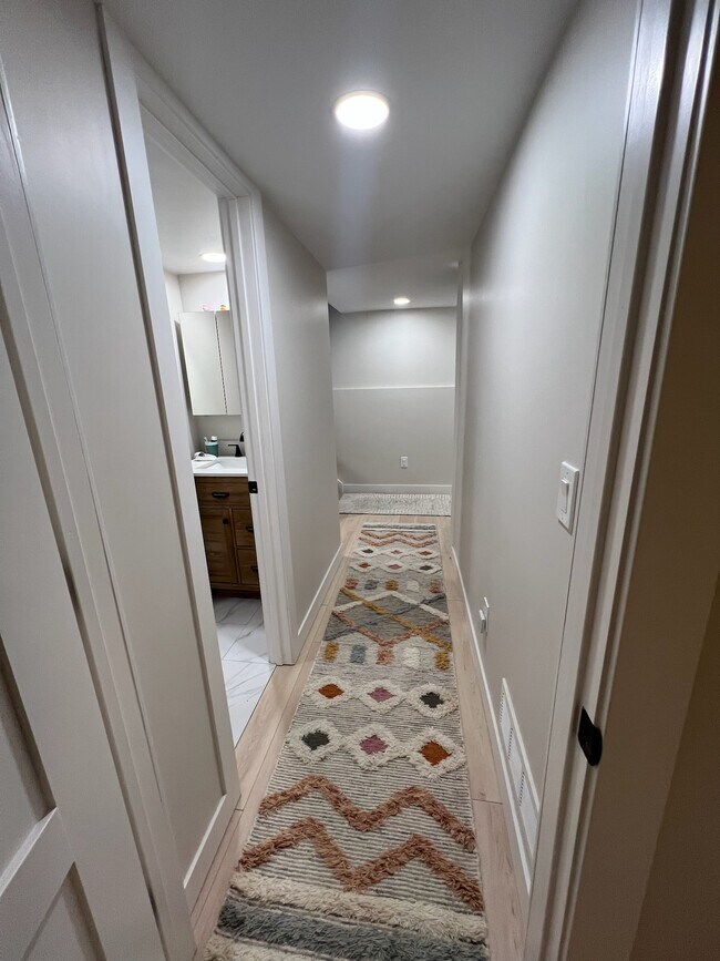 Building Photo - 206 Cypress Cir