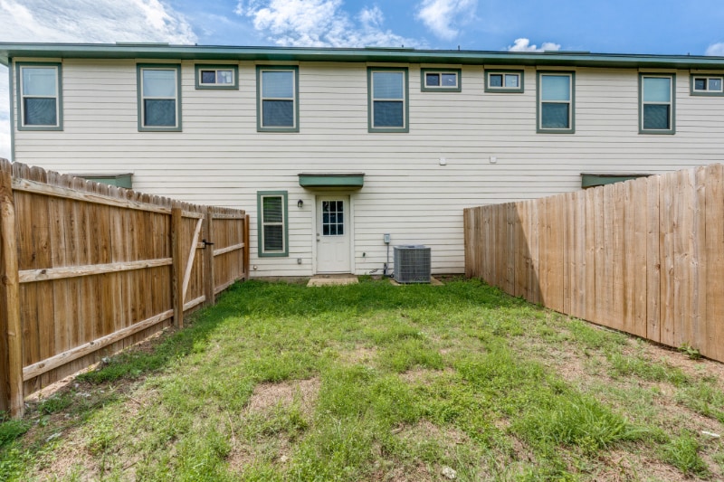 Building Photo - 7813 Savannah Brooks
