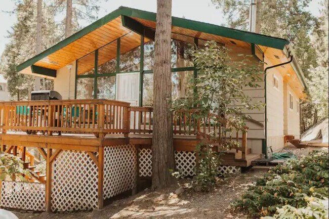 Primary Photo - 52826 Balsam Dr