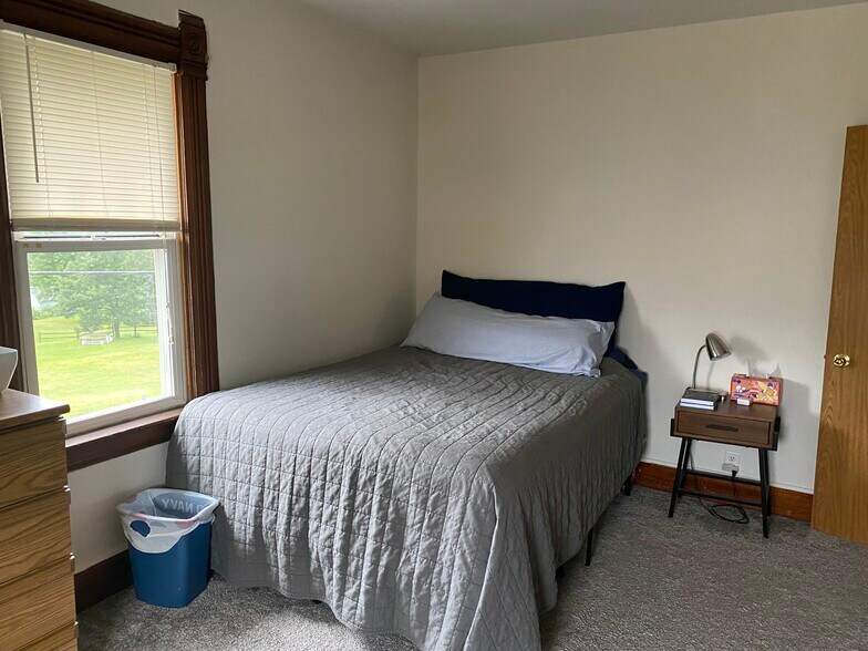 Building Photo - 10988 Ridge St