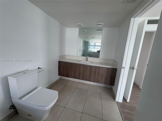 Building Photo - 1025-1092 92nd St