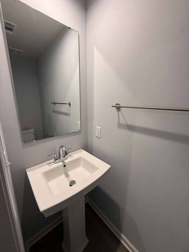Building Photo - Like-New 4BR Home in Christiana | Open Floor Plan + Large Backyard!