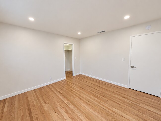 Building Photo - 496 Harrison Ave