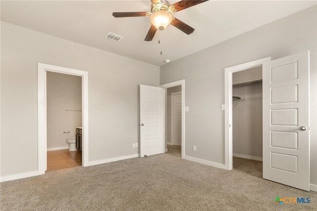 Building Photo - 541 Creekside Frst