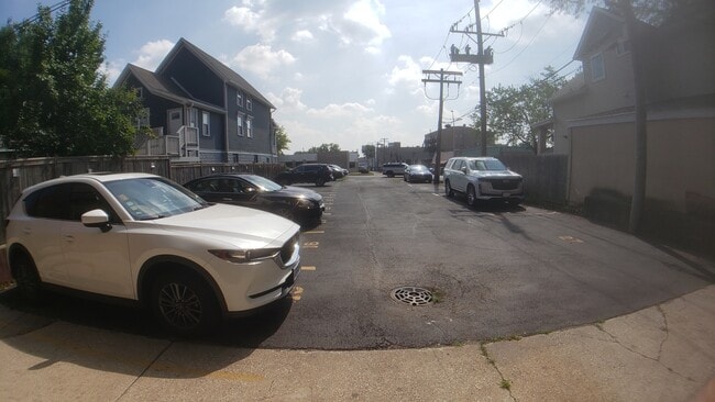 Building Photo - 336 Lathrop Ave