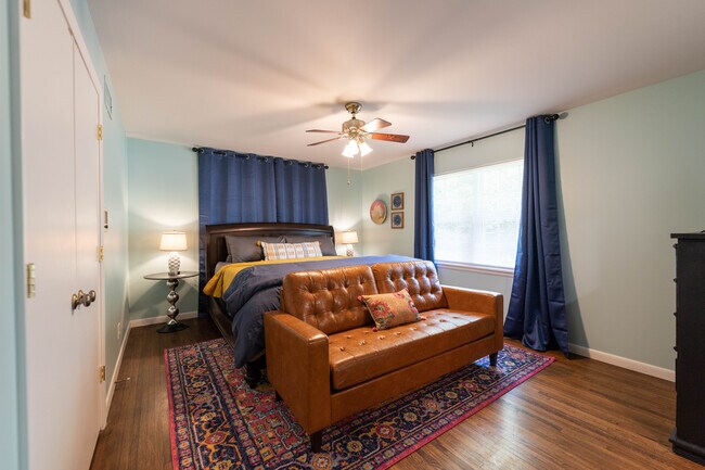 Building Photo - 6924 W Markham St