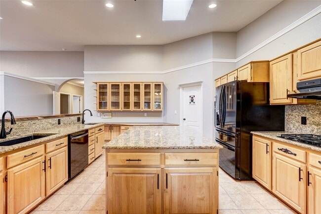 Building Photo - Price reduced! Executive Home in The Ranch - 4 bed 3 bath