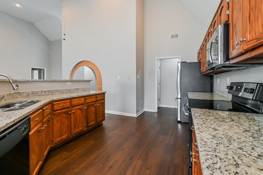 Building Photo - 5678 Kuykendall Dr