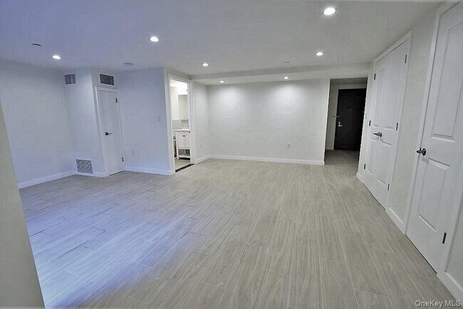 Building Photo - 41-26 44th St