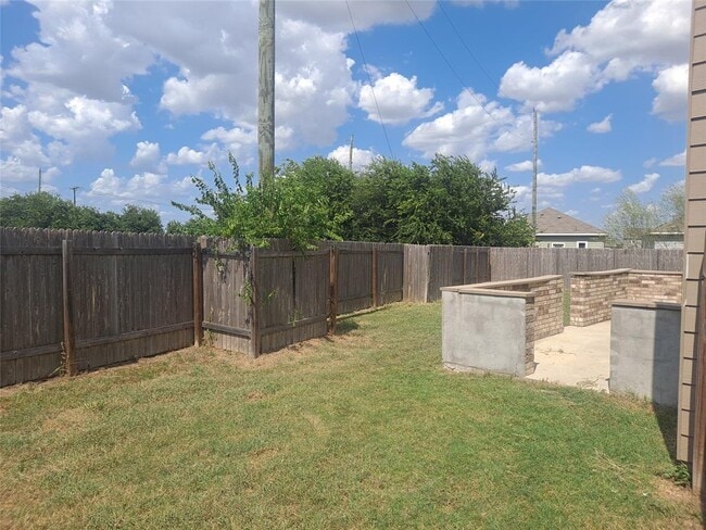 Building Photo - 225 Rainey Dr