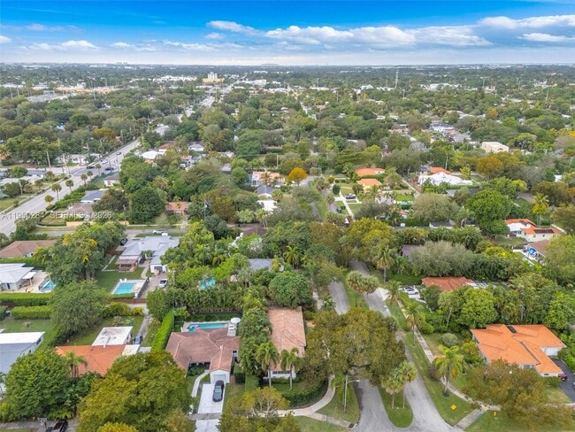 Building Photo - 9550 NW 1st Ave