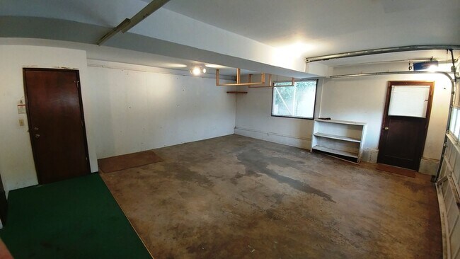 Building Photo - 2170mc