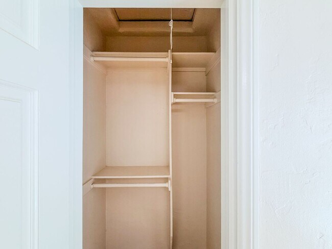 Building Photo - Hollywood Beach | 3 Bedroom + 2 Bathroom H...