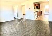 Building Photo - Spacious 2 bed