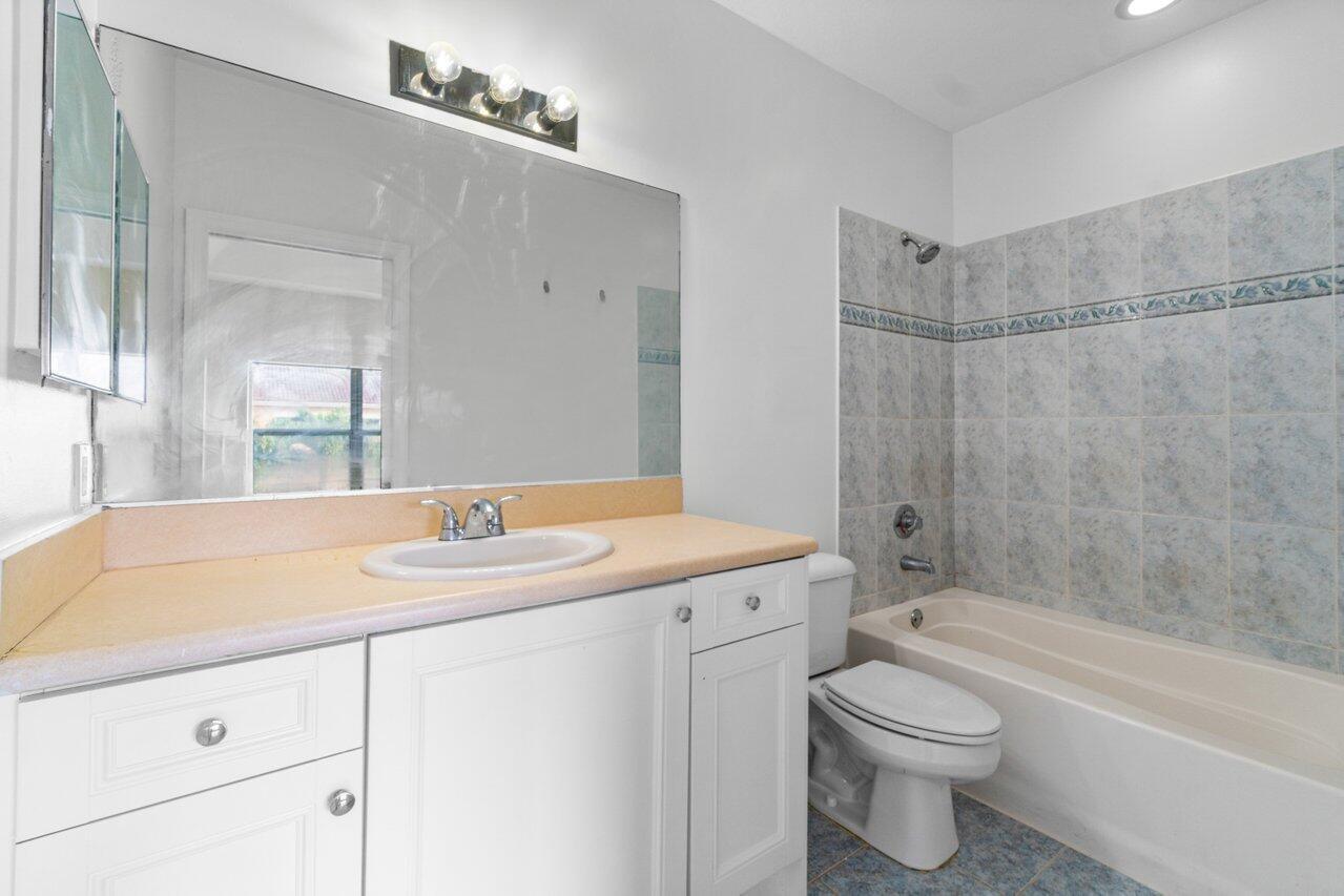 Building Photo - 809 Talia Cir