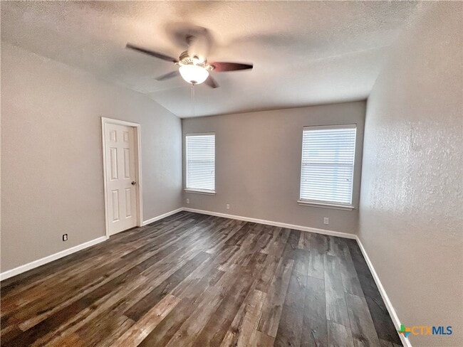 Building Photo - 2141 Sinclair Dr